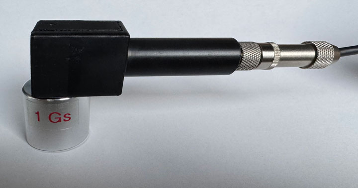 Fluxgate-Magnetometer LM-MP6000-EMF mit Kalibriernormal Fluxgate-Magnetometer LM-MP6000-EMF mit Kalibriernormal